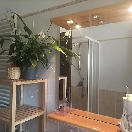 Mia Ginger, Stazione Trastevere Vicinanze Lägenhet